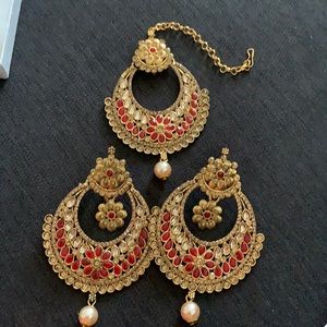 Gold tone indian earring and tikka set
